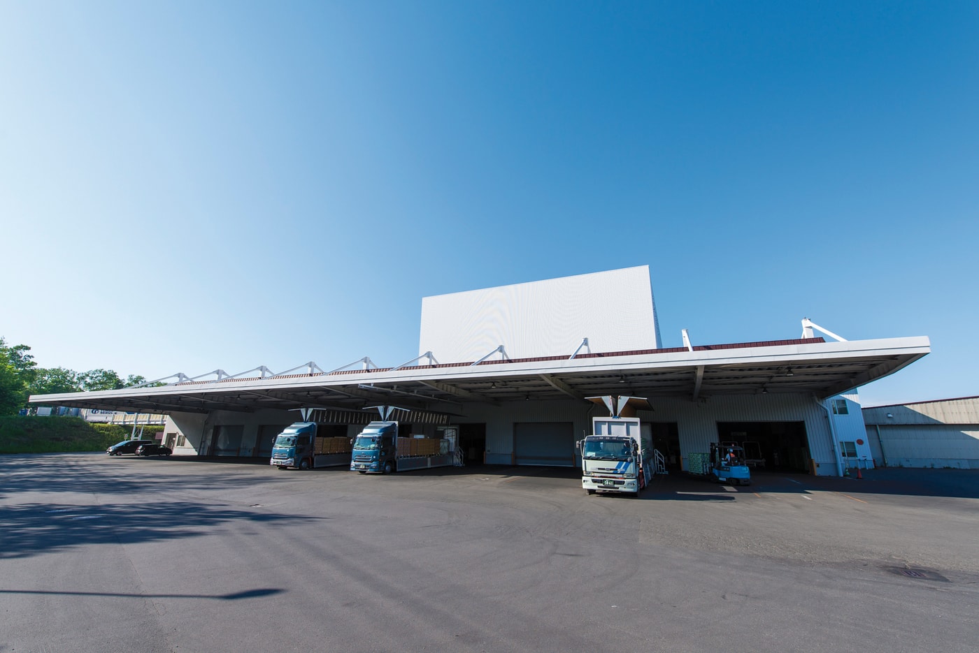 千歳工場 配送センターの外観